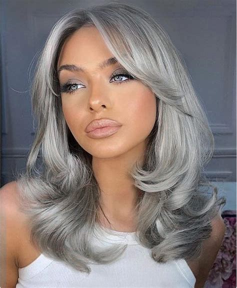 Amazon.com : LEOSA Gray Wigs for Women Silver Wig with Curtain Bangs ...