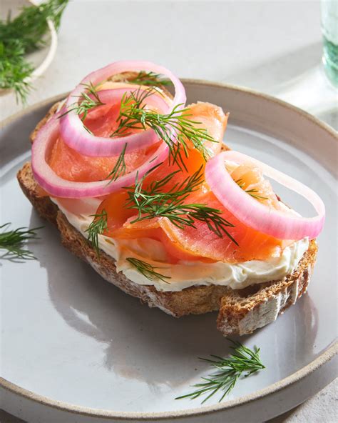 What’s the Difference Between Lox and Smoked Salmon? - Food Buzz Daily