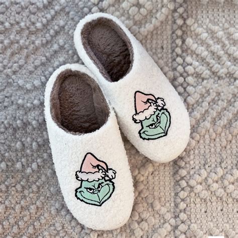 Holiday Slippers - The Paisley Box