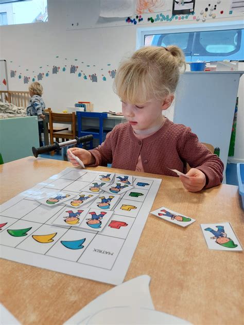 Anna-klas 2022-2023: Heksje Mimi en Kabouter William