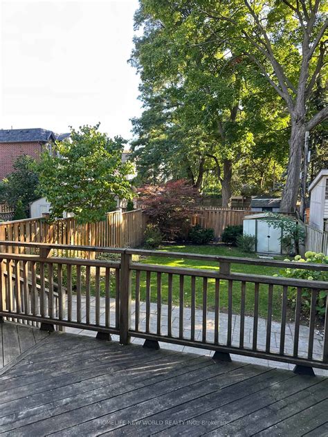 1621 Mount Pleasant Road, Toronto, ON M4N 2V5