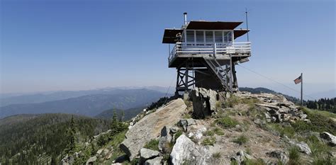 Aging lookout towers still key during fire season in US West | AP News