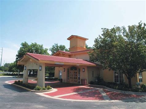 Nice Hotel - Review of La Quinta Inn by Wyndham Kansas City Lenexa ...