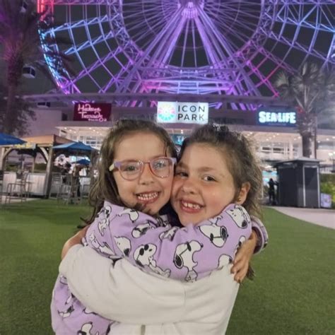 Estella & Clara USA - YouTube