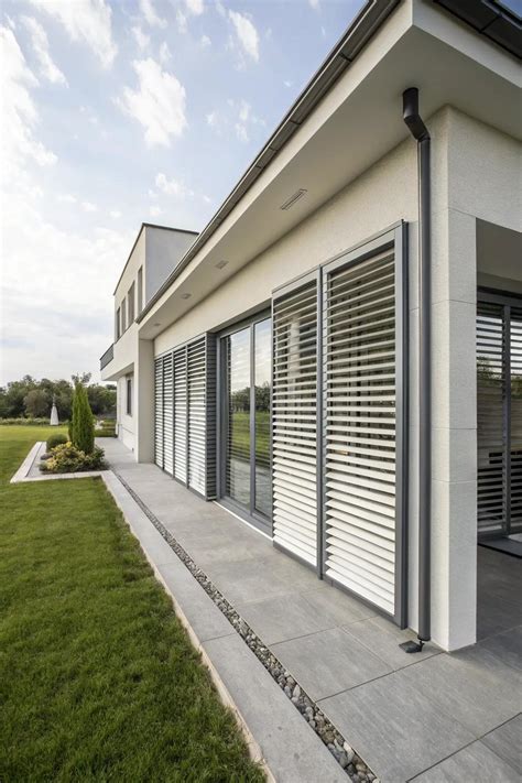19+ Stylish Modern Exterior Shutter Ideas