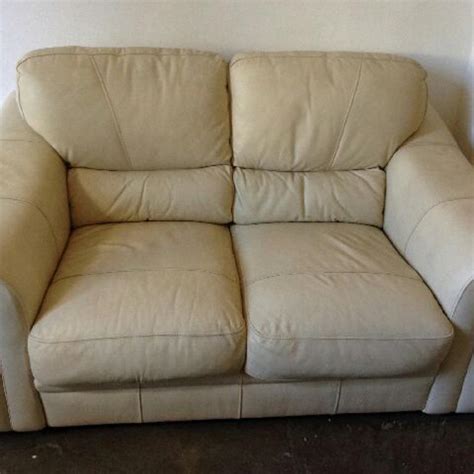 2 x 2 two seater leather sofas in BD2 Bradford für 100,00 £ zum Verkauf ...