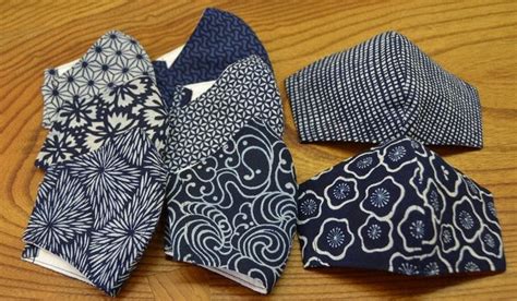 Masken mit traditionellen Indigo-Designs sind ein Riesen-Erfolg in Japan