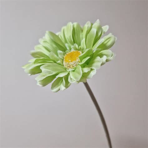 Artificial Daisies on Stem