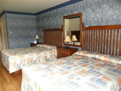 AUBERGE ALBATROS (Asbestos) - Hotel Reviews & Photos - Tripadvisor