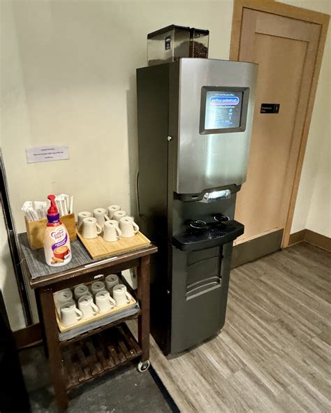 Lounge Review: Swissport Lounge Chicago (Terminal 5 - ORD) - The ...