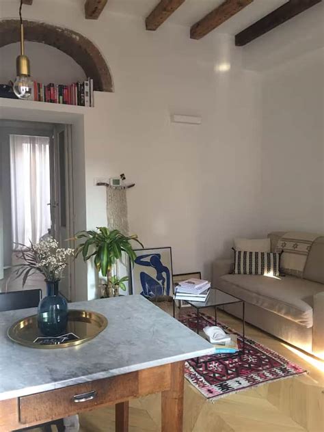 Bright two-room apartment in via Savona - Airbnb
