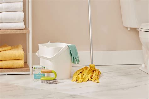 Ceramic Floor Tiles Cleaning