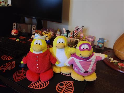 I found some penguins at the opshop ~ nostalgia unlocked : r/ClubPenguin