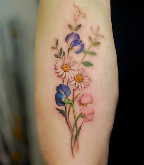 50+ Daisy & Sweet Pea Tattoo Ideas for April Birthdays