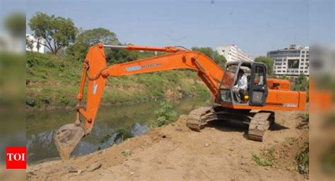 Cleaning task poses a major challenge | Vadodara News - Times of India