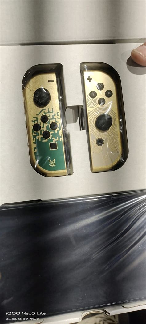 Images claim to show special Zelda: Tears of the Kingdom OLED Switch | VGC