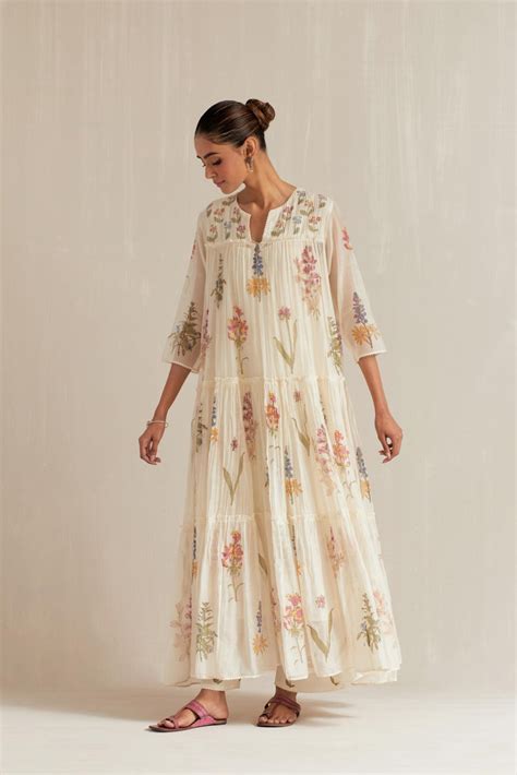 Off white hand block printed three-tiered kurta set with quilted yoke ...