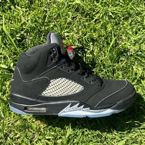 black metallic 5s lightly worn 10.5 DO NOT BUY... - Depop