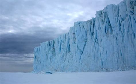 每日卫星照：南极洲东部的海冰和冰山(图)_科学探索_科技时代_新浪网