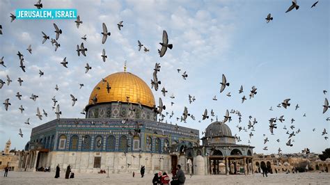 First Friday of Ramadan at Al-Aqsa mosque in Jerusalem - CGTN
