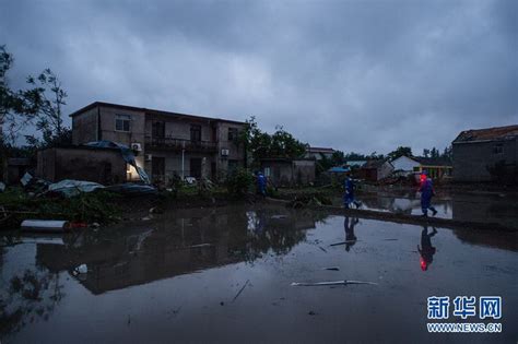 江苏盐城遭遇强对流天气灾害 子夜救援【9】--图片频道--人民网