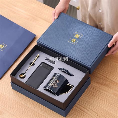 出门带什么小礼物最新素材