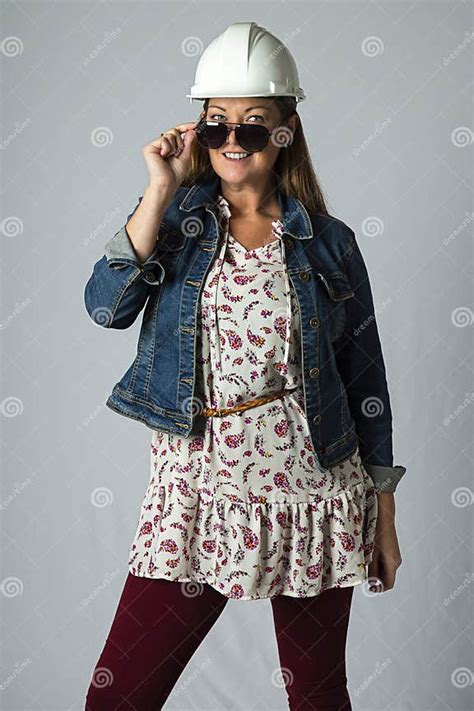 Female Engineer 的图像结果