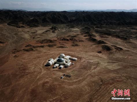 空中俯瞰甘肃金昌“火星”基地 宛如外星“城堡” - 中国日报网