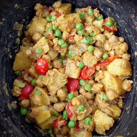 Slow Cooker/Instant Pot Vegetarian/Vegan Curry - Fit Slow Cooker Queen