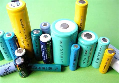 锂电池该怎么充电，有什么注意事项？_百度知道