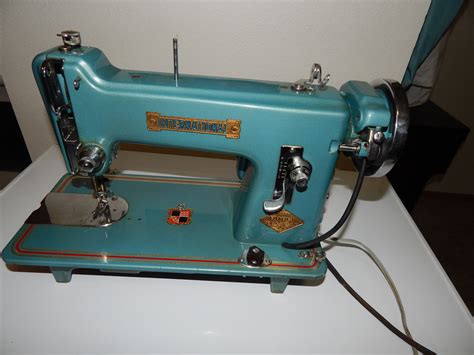 Vintage Sewing Machine 的图像结果