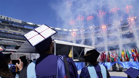 Farleigh Dickinson University graduation 2023 photos