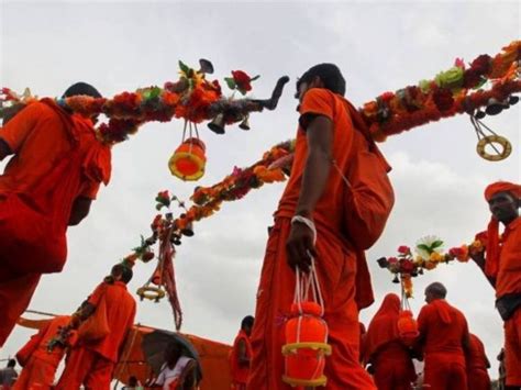 Drunk Kanwariya Climbs Bridge In Haridwar & Gets Stuck, Brave Cop Comes ...
