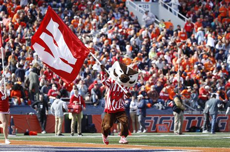 Wisconsin Badgers football recruiting: Build-A-Badger (episode five ...