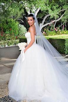 Extravagant Wedding Dresses by 9 Of The Most Expensive Wedding Dresses Extravagant Wedding Dresses