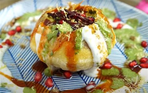 Delhi's famous spicy Raj Kachori recipe