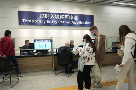 六国入境免签新政实施“满月”，白云机场口岸近1.7万人次享便利_腾讯新闻