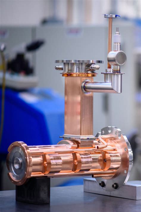 Particle Accelerator 的图像结果