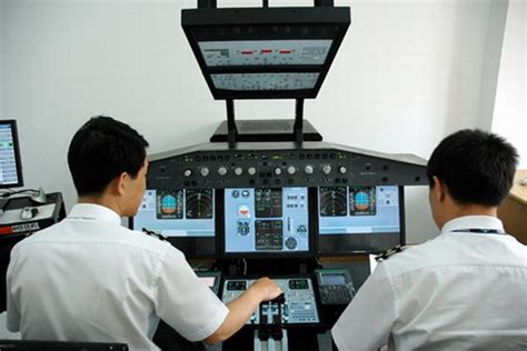 中国首次为老挝举办民航飞行员培训班_新浪航空航天_新浪网