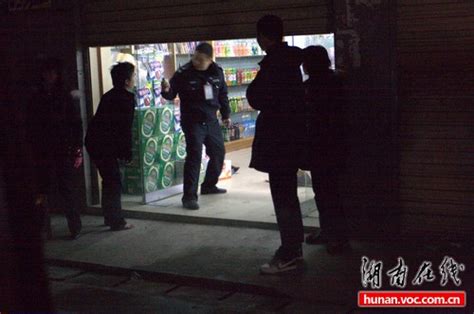 超市老板被两名劫匪割喉致死 其妻装晕幸免(图)_新闻中心_新浪网
