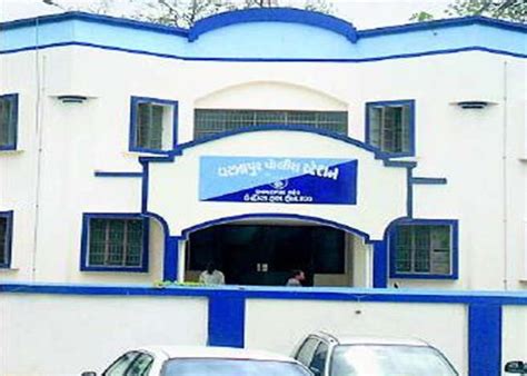 advertisement shown in site and earn money cheating with broker in ...