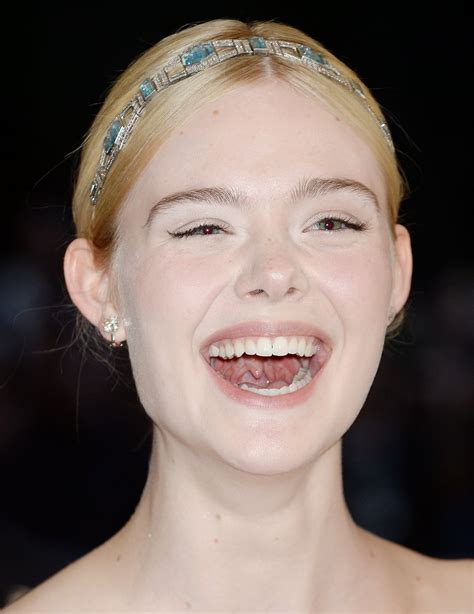 Elle Fanning : r/celebritymouths