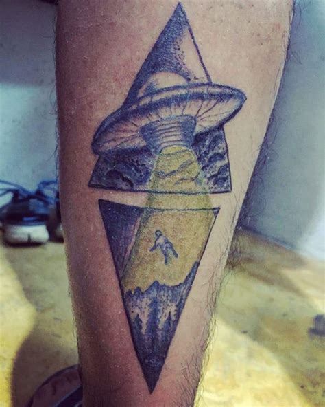 Alien Back Tattoo 的图像结果