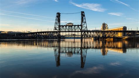 Steel Bridge over Willamette River, Portland, Oregon
