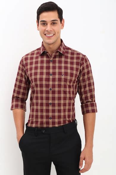 Buy Men Maroon Regular Fit Checked Full Sleeves Formal Shirt Online ...