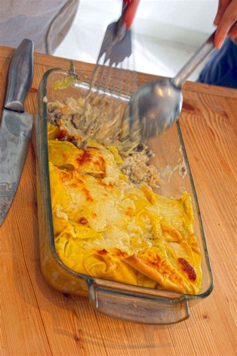 Lasagne al forno bianche con porcini, besciamella e  