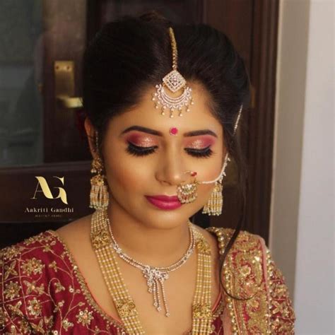 All You Need to Know About the Pink Makeup Look