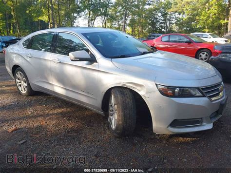 Report 2G1105S32H9159217 CHEVROLET IMPALA 2017 Silver Flexible Fuel - price and damage history