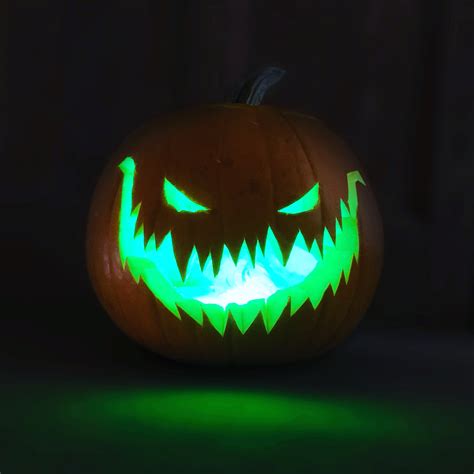 Scary halloween pumpkin carving – Artofit