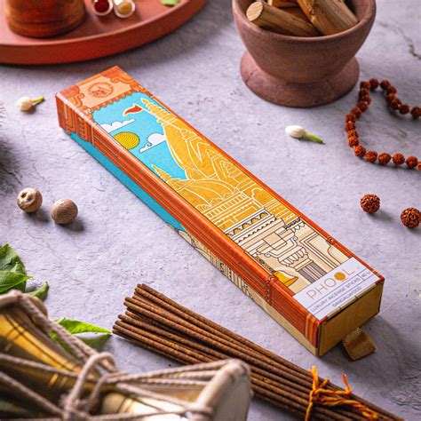 Phool SANDALWOOD Luxury Incense Sticks (40 sticks) – aavyaa